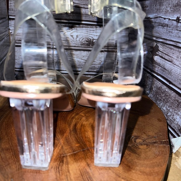 SHEIN woman’s block heeled clear open toed sandals - Picture 11 of 14